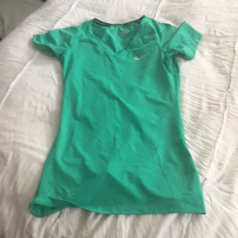 Nike top